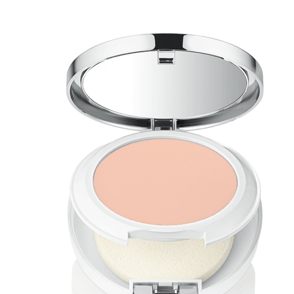 Clinique Beyond Perfecting Powder Foundation